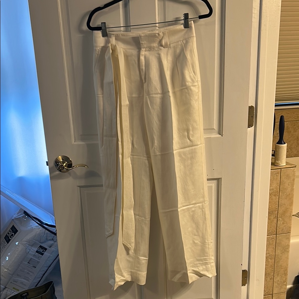 Banana Republic Elegant Cream Women's Pants. Linen and rayon